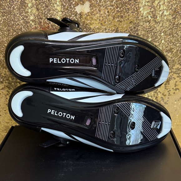 Peloton Altos Black and Red Unisex Cycling Shoes. New with box. main image 13